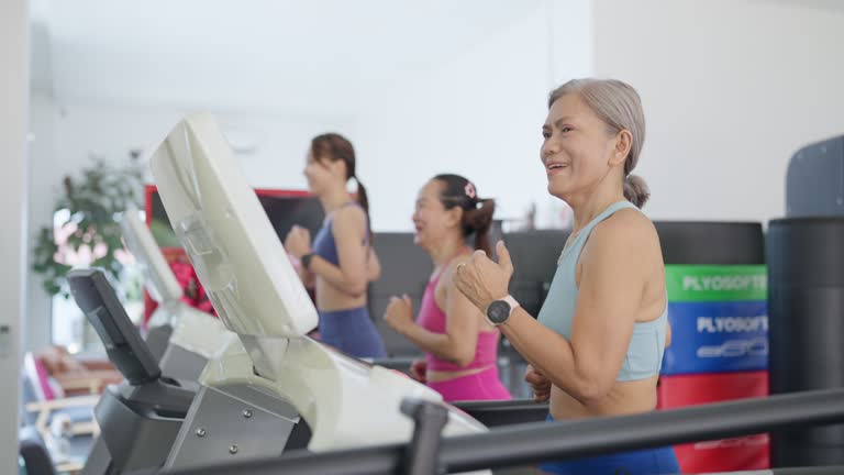 The Benefits of Group Exercise for Seniors’ Well-Being